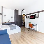 Duomo 5 Min Walk - 2 Bedrooms With Netflix, Wifi