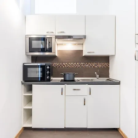 Duomo 5 Min Walk - 2 Bedrooms With Netflix, Wifi Apartament Mediolan
