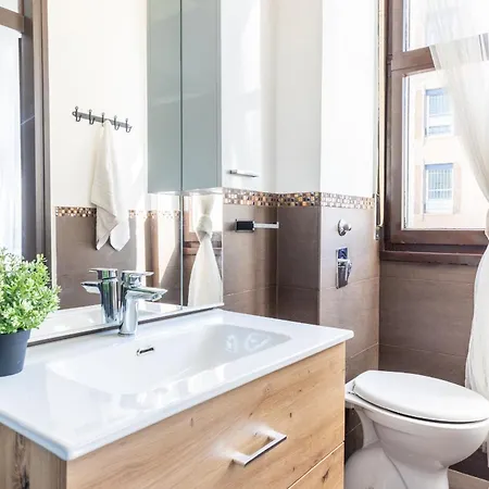 Duomo 5 Min Walk - 2 Bedrooms With Netflix, Wifi Apartament *